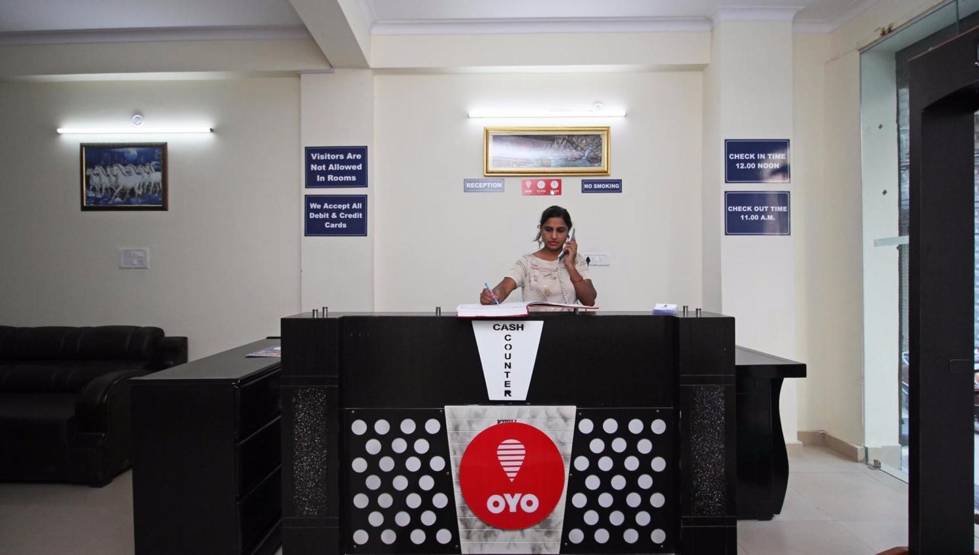 Hotel O Surya Palace New Delhi Luaran gambar